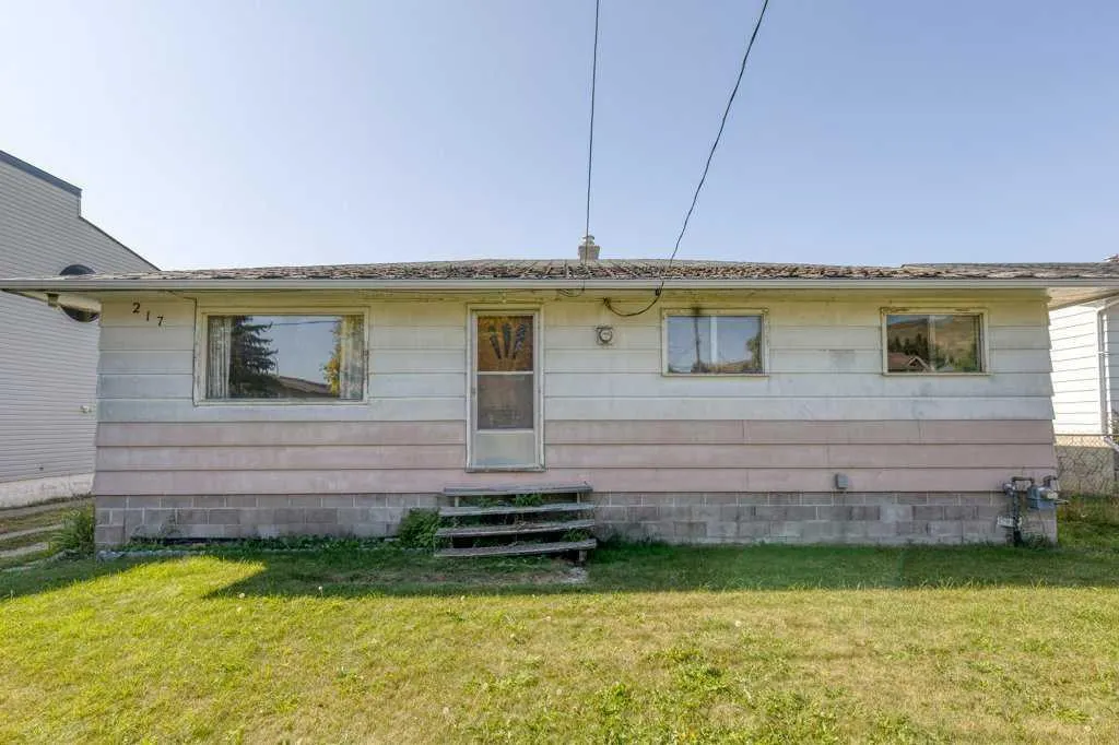 217 Ross Avenue