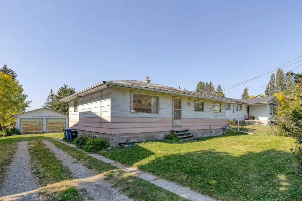 217 Ross Avenue
