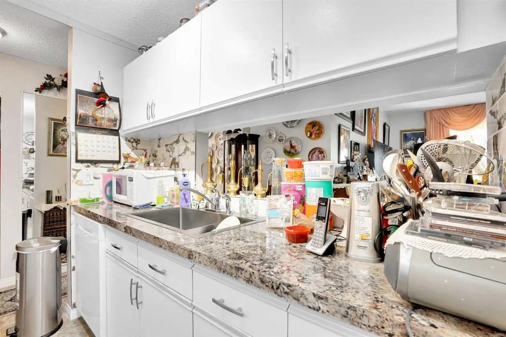 21 Dover Point SE, #203