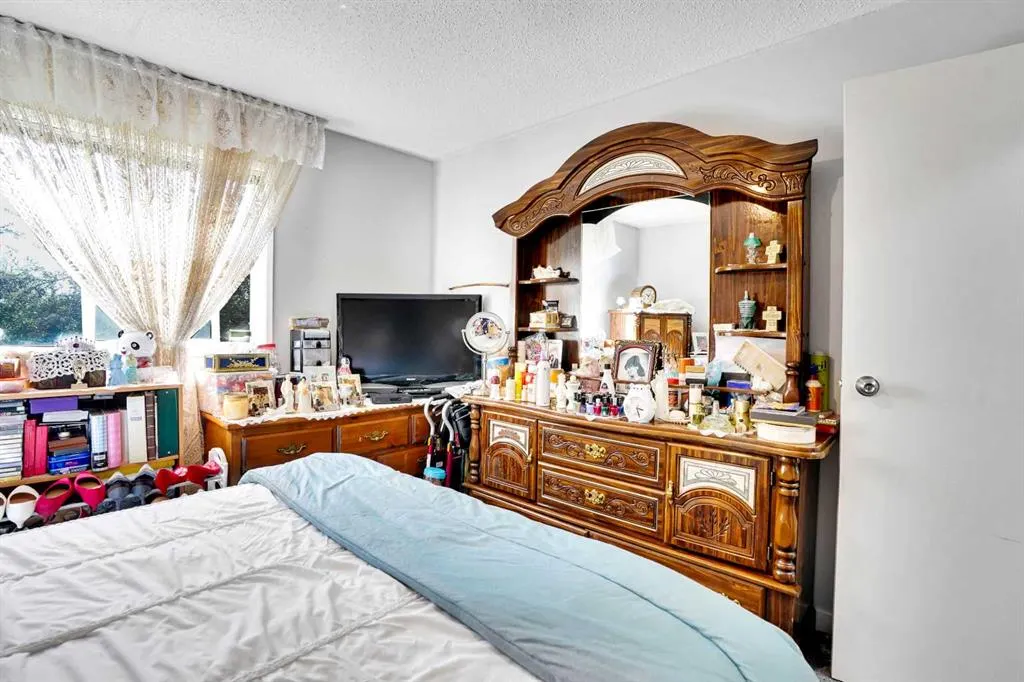 21 Dover Point SE, #203
