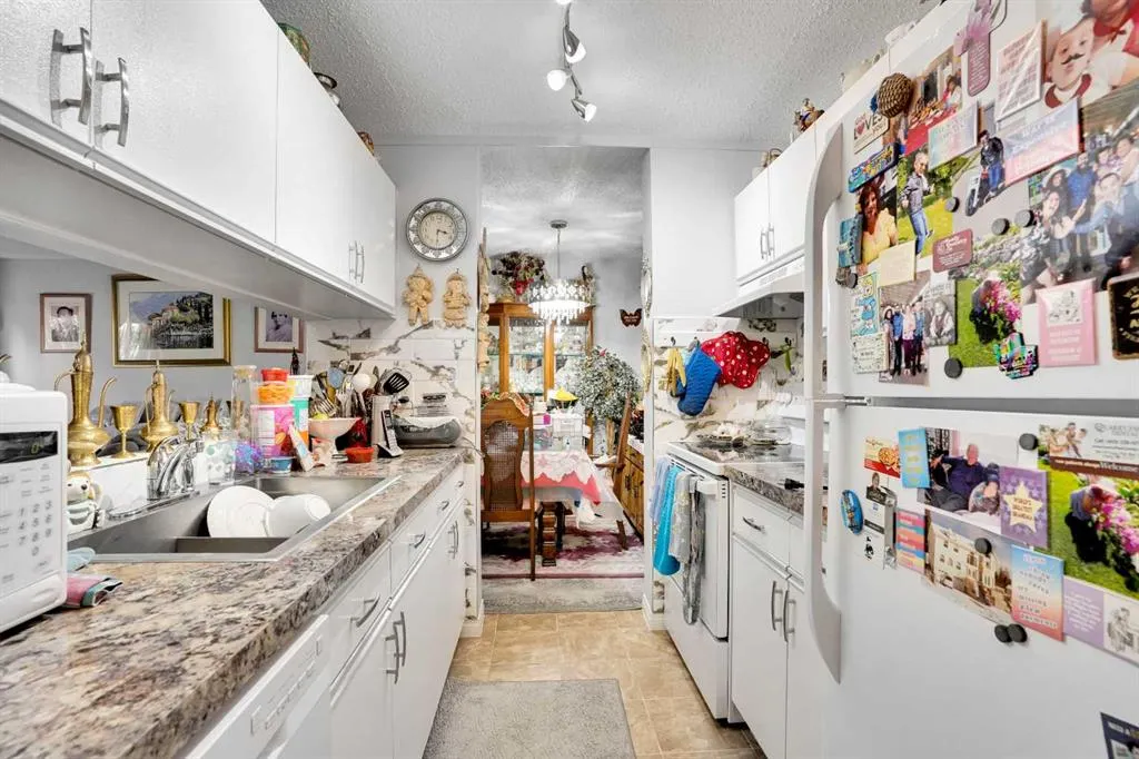 21 Dover Point SE, #203