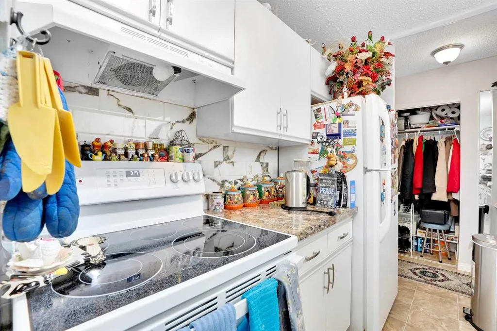 21 Dover Point SE, #203
