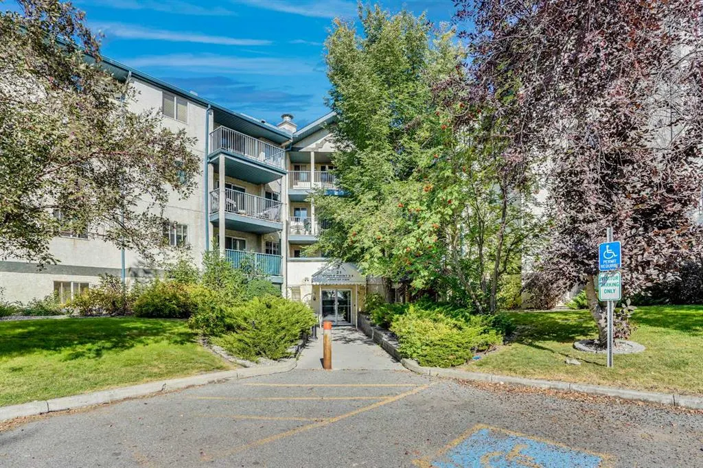 21 Dover Point SE, #203