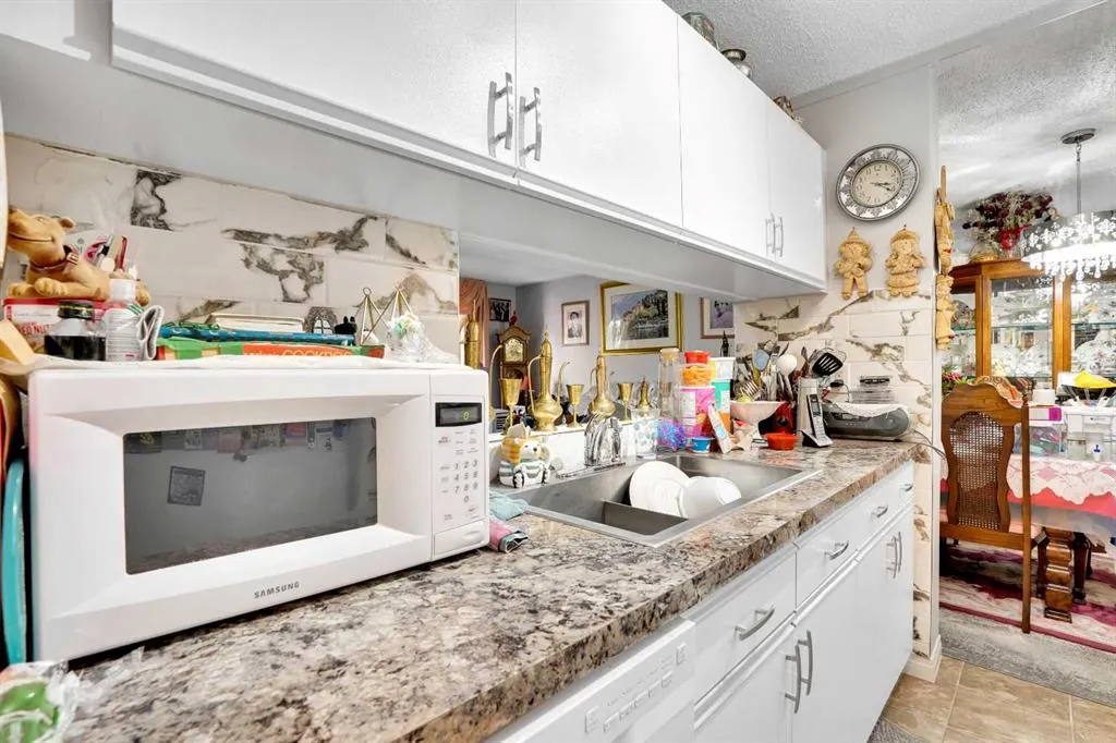 21 Dover Point SE, #203
