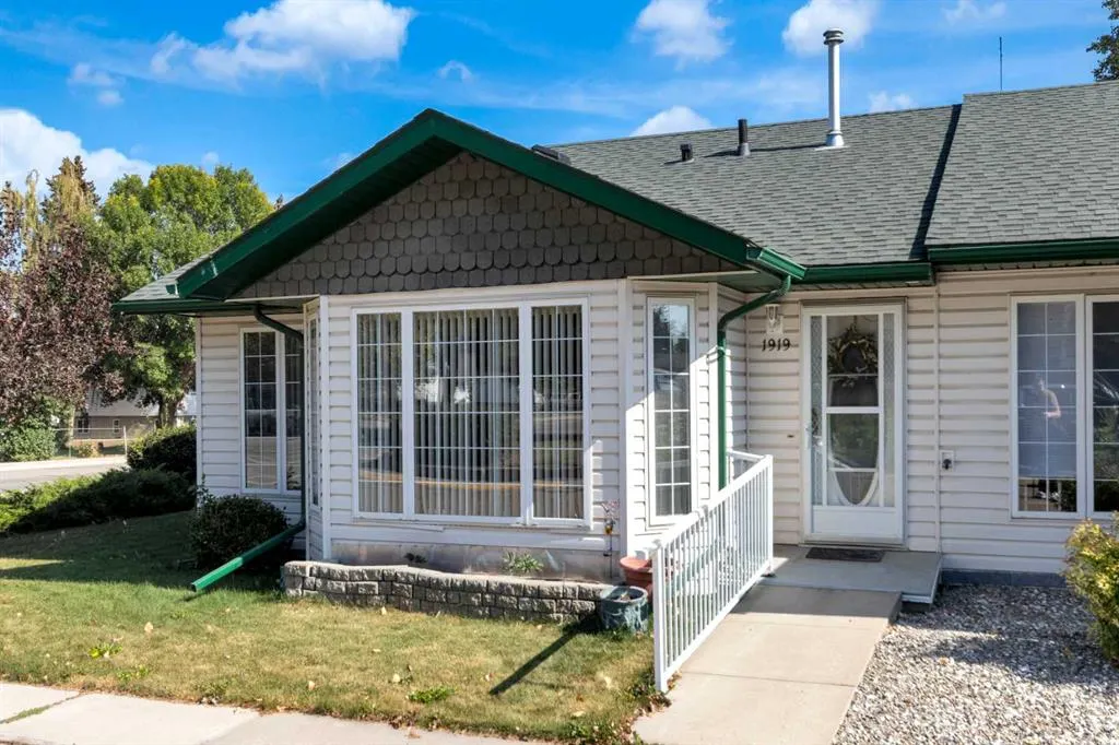 1919 15 Street