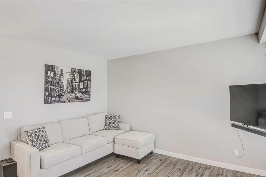 110 Hidden Hills Road NW