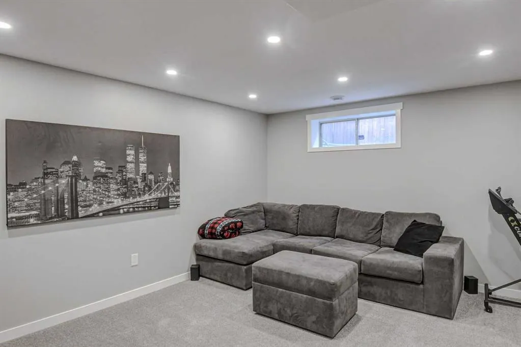 110 Hidden Hills Road NW