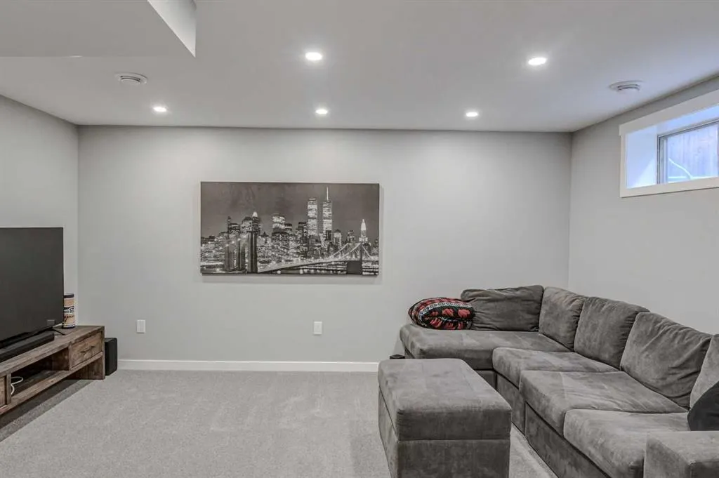 110 Hidden Hills Road NW