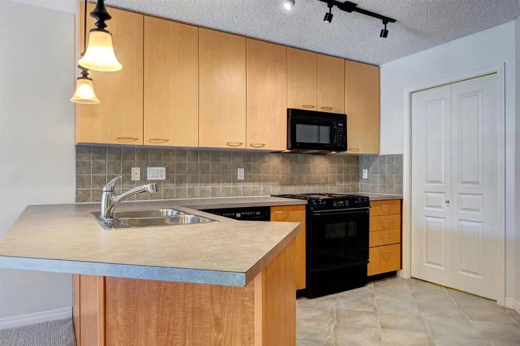 22 Richard Place SW, #326