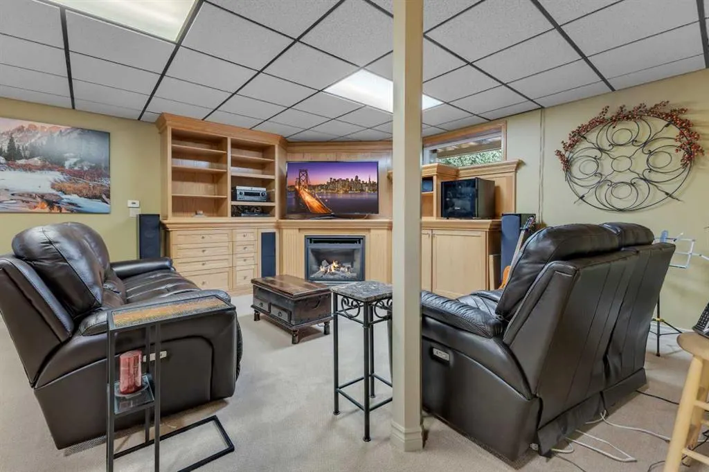 395 Silvergrove Drive NW