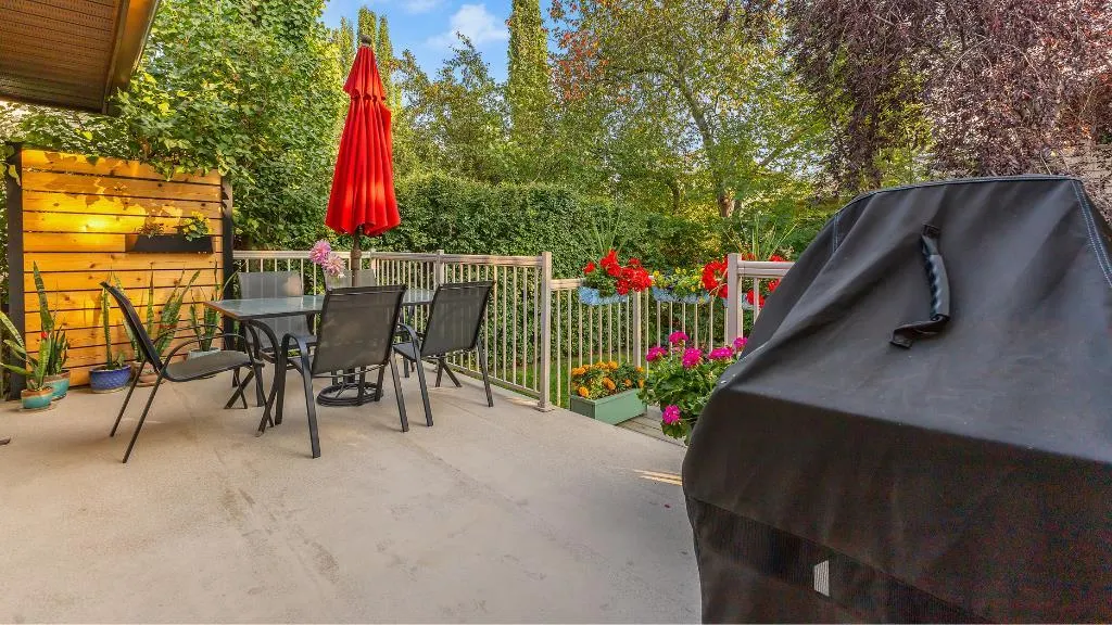 395 Silvergrove Drive NW