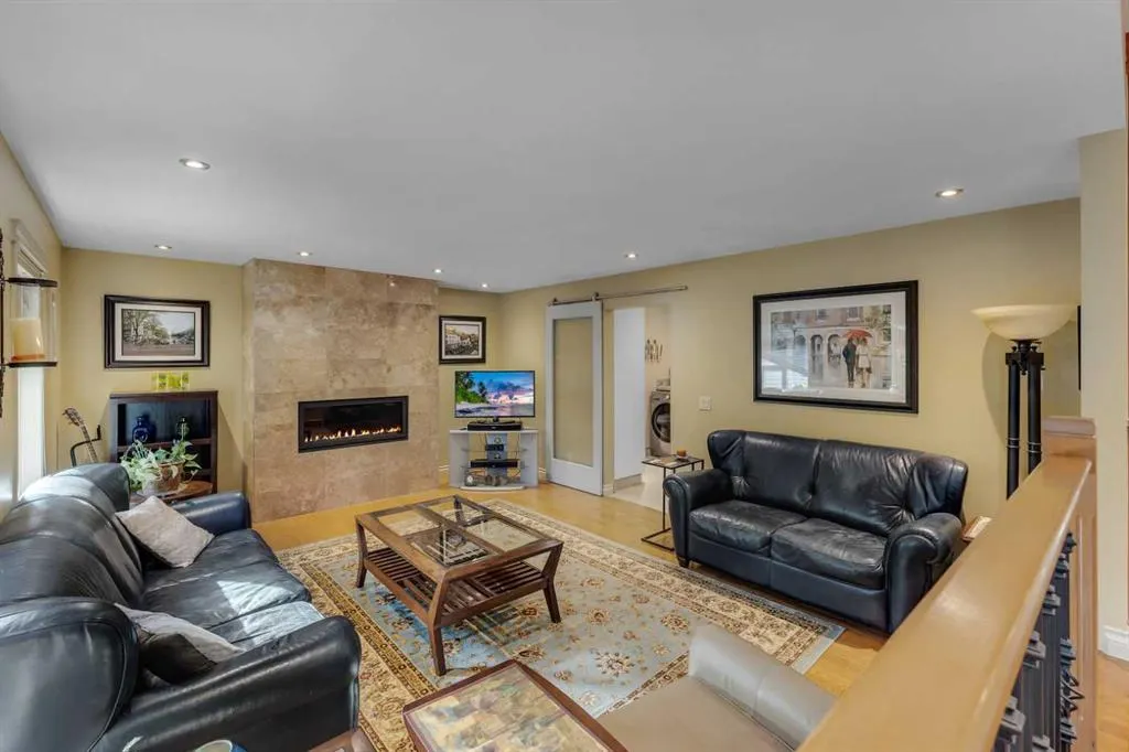 395 Silvergrove Drive NW