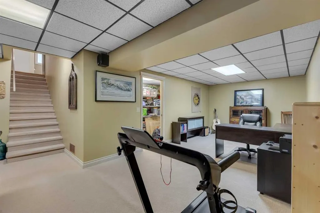 395 Silvergrove Drive NW