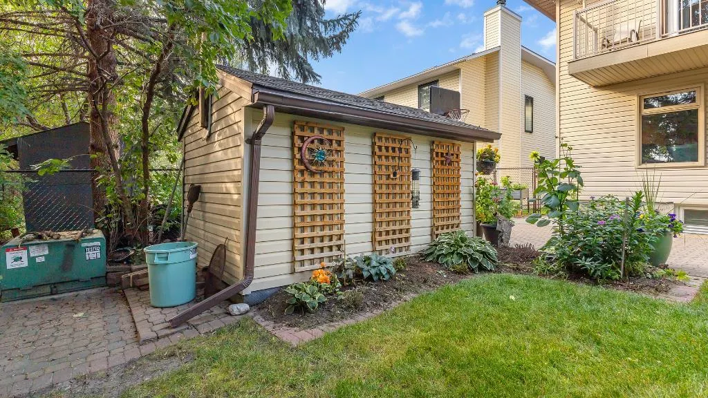 395 Silvergrove Drive NW