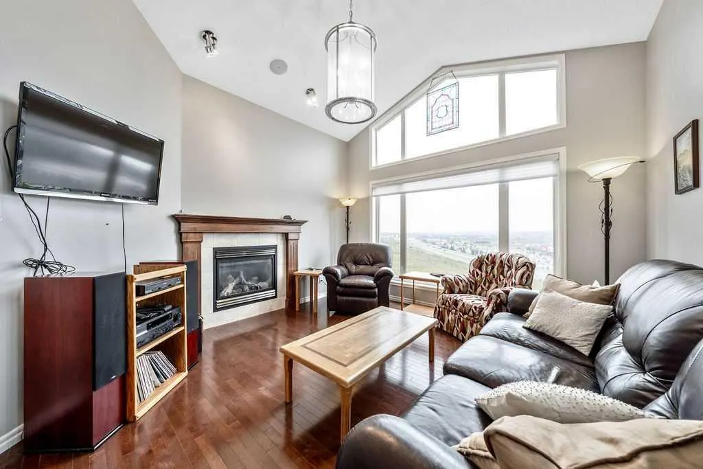 84 Kincora Terrace NW