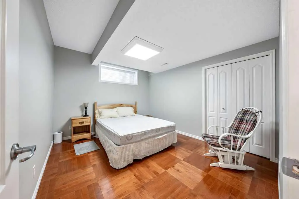 84 Kincora Terrace NW