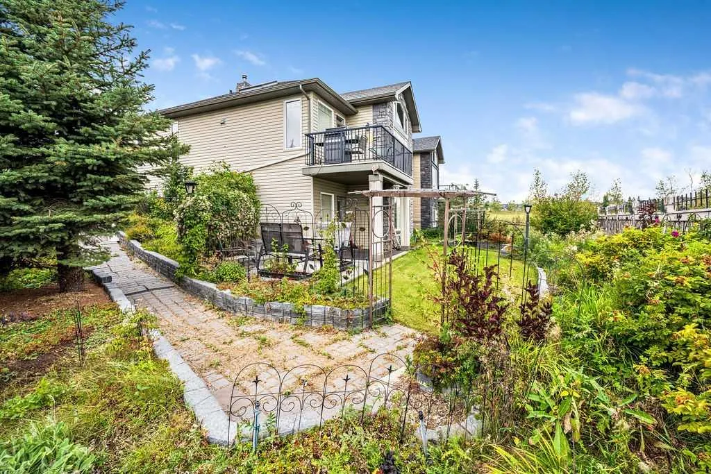 84 Kincora Terrace NW