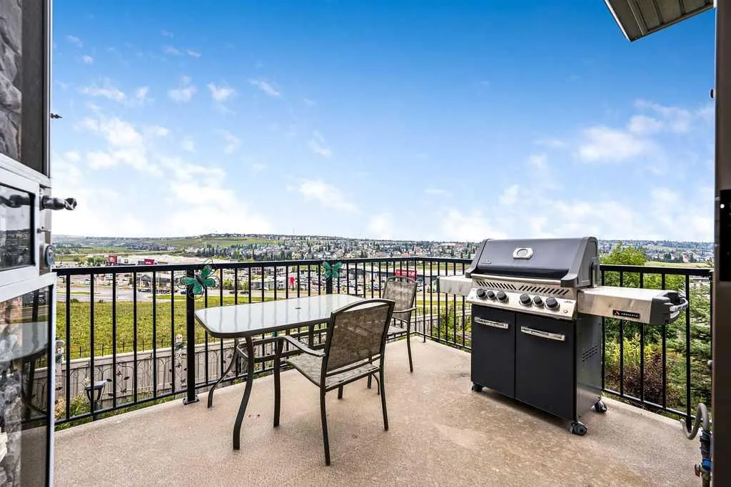 84 Kincora Terrace NW