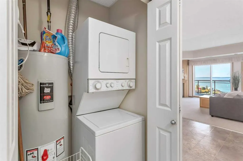 5100 Lakeshore Drive, #309