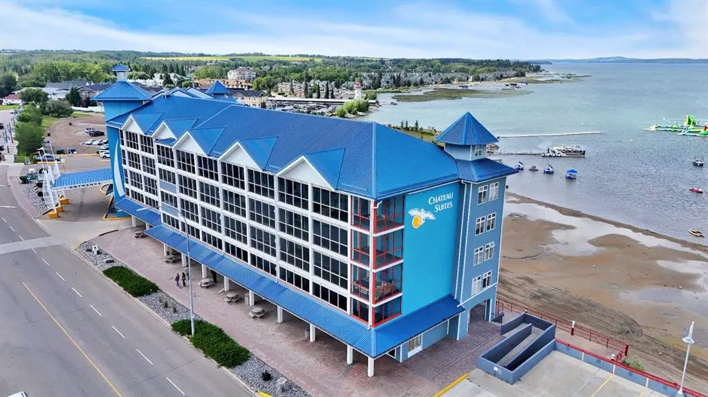5100 Lakeshore Drive, #309