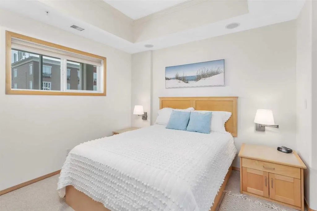 5100 Lakeshore Drive, #309