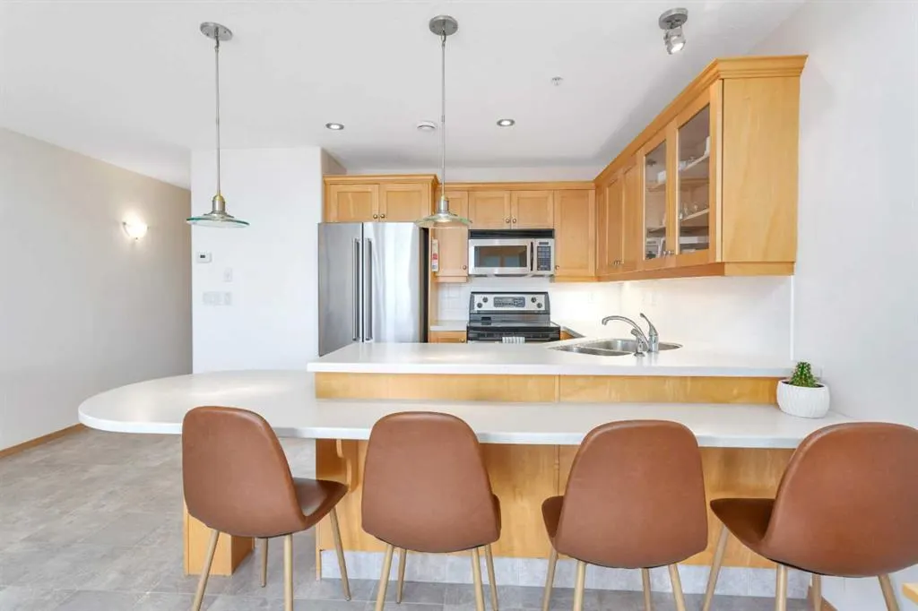 5100 Lakeshore Drive, #309
