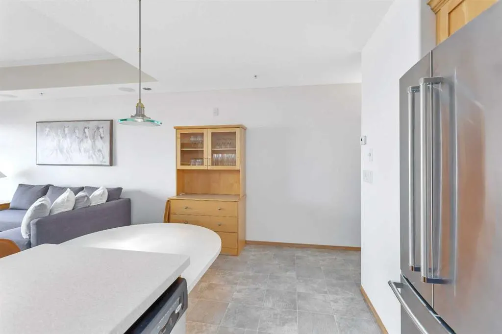 5100 Lakeshore Drive, #309