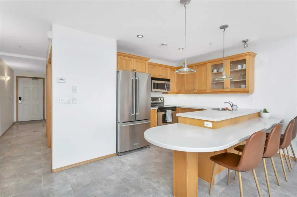 5100 Lakeshore Drive, #309