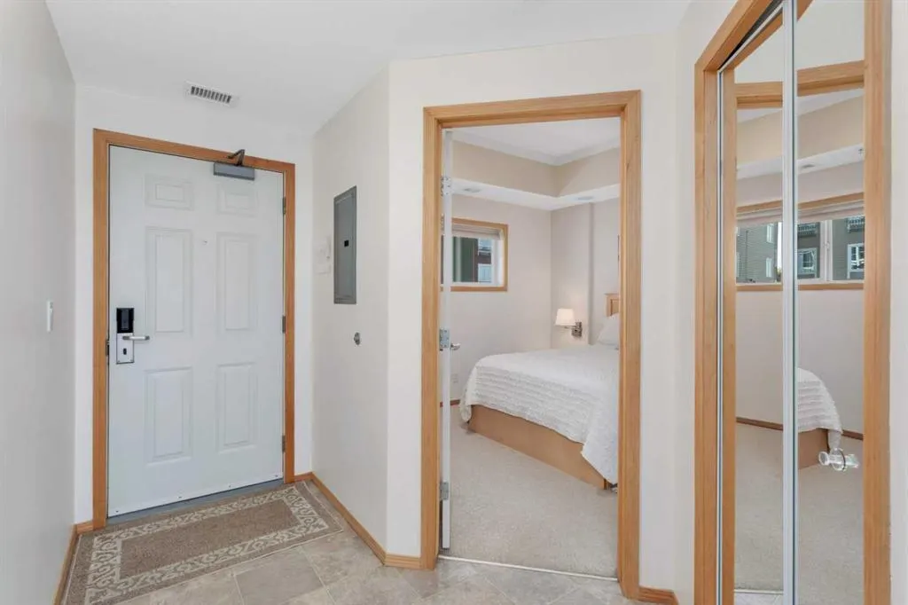 5100 Lakeshore Drive, #309