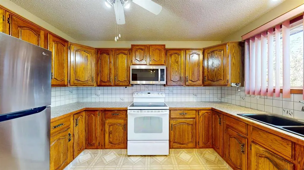 180 Shepherd Crescent SE