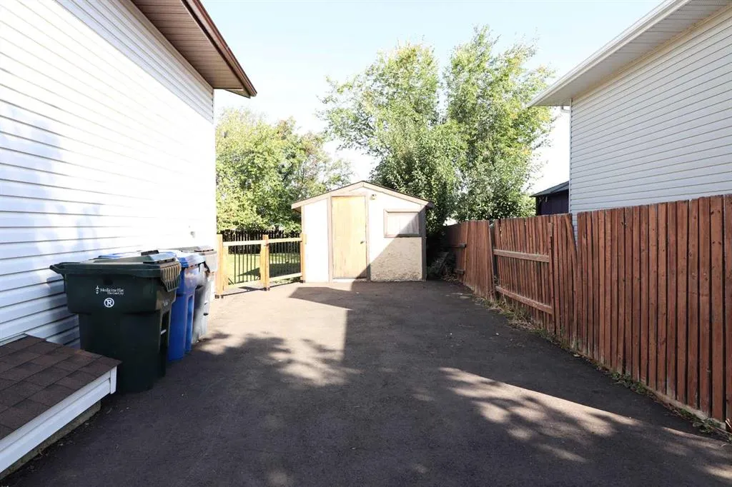180 Shepherd Crescent SE
