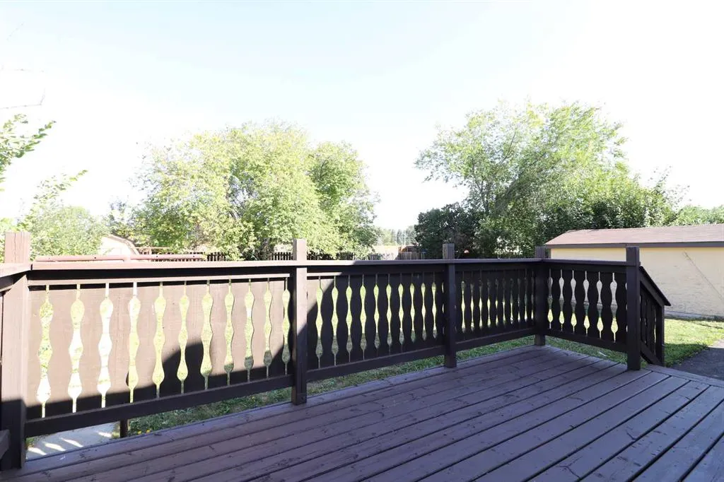 180 Shepherd Crescent SE