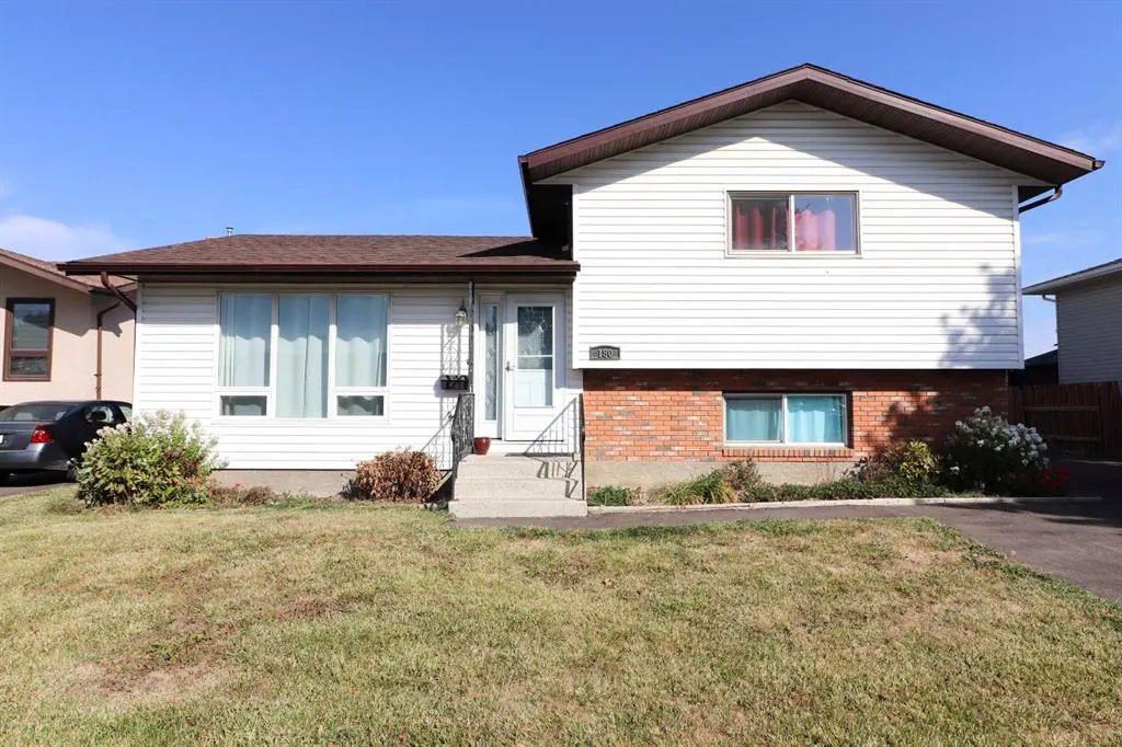 180 Shepherd Crescent SE