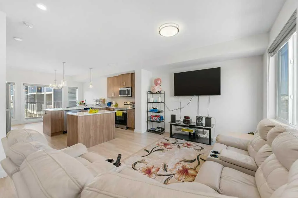 33 Merganser Drive W, #304