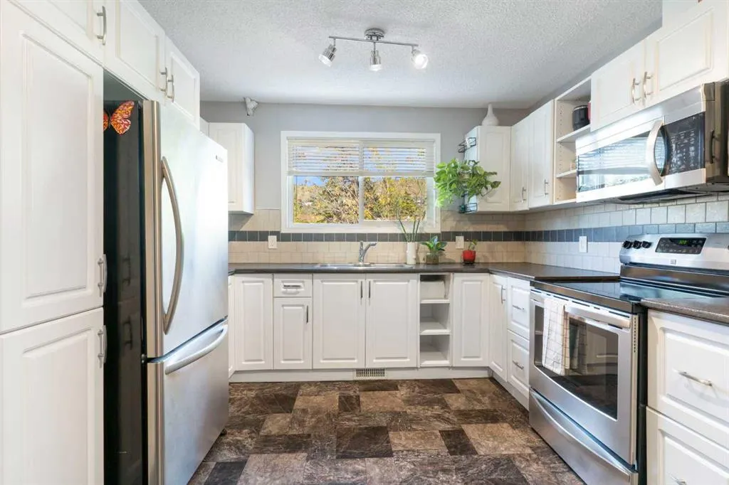 524 First Street E, #2