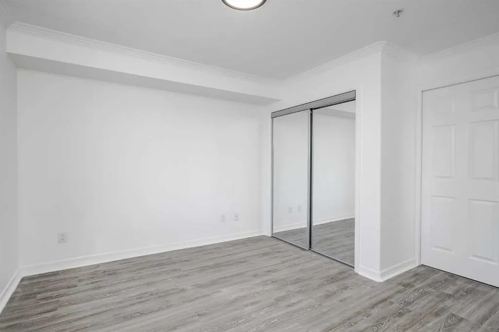 92 Crystal Shores Road, #1304