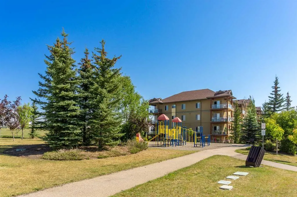 92 Crystal Shores Road, #1304