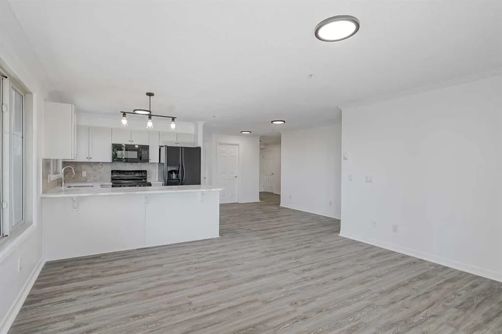 92 Crystal Shores Road, #1304