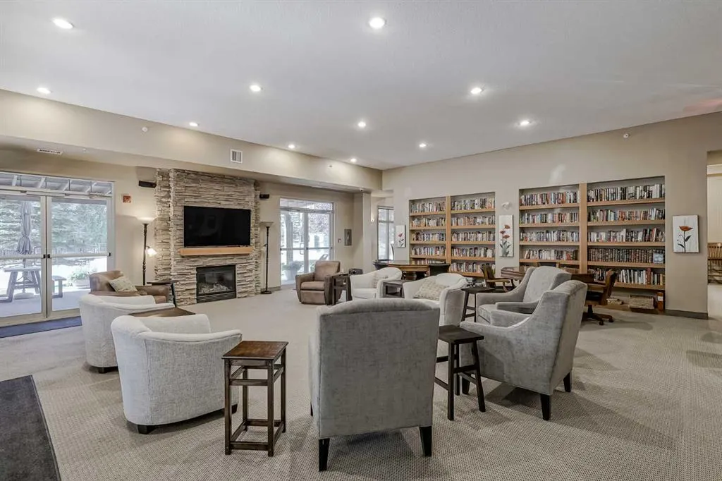 92 Crystal Shores Road, #1304
