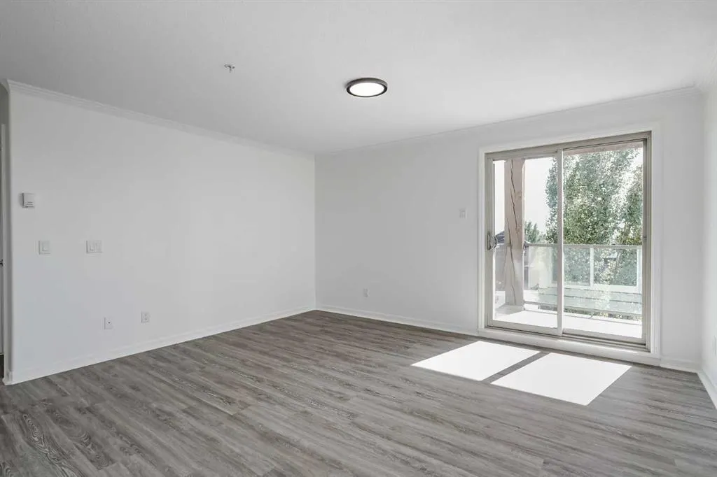 92 Crystal Shores Road, #1304