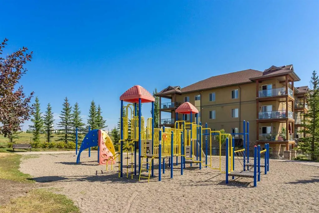 92 Crystal Shores Road, #1304