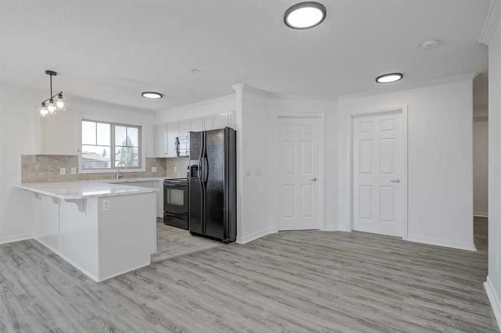 92 Crystal Shores Road, #1304