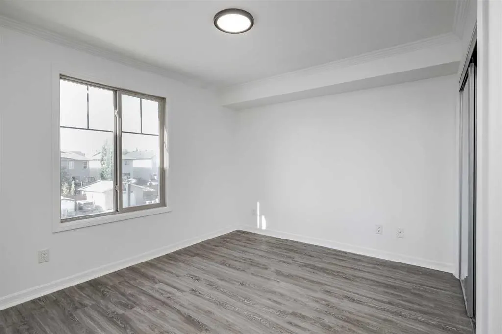 92 Crystal Shores Road, #1304
