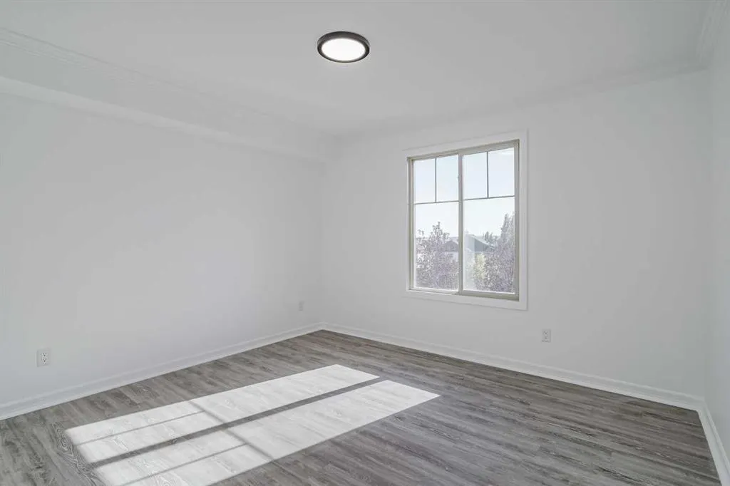 92 Crystal Shores Road, #1304