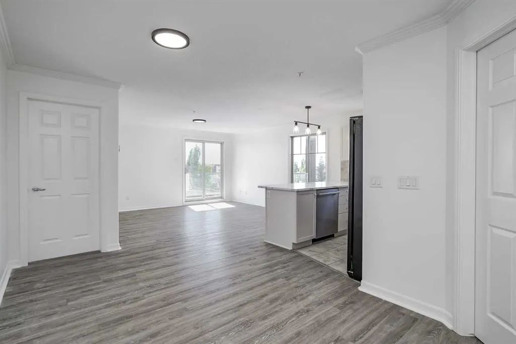 92 Crystal Shores Road, #1304