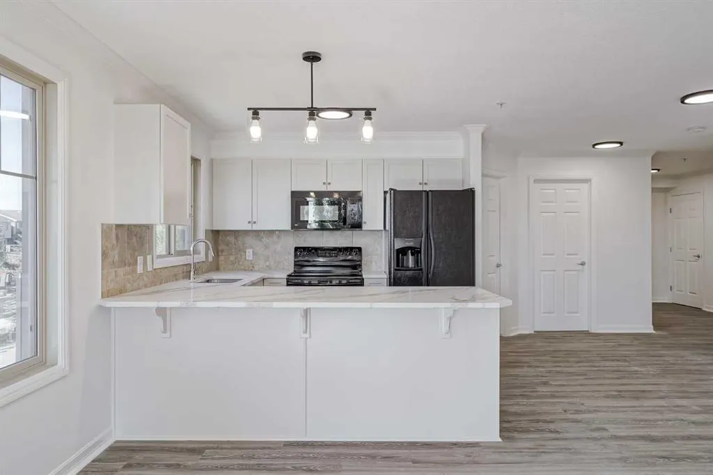 92 Crystal Shores Road, #1304
