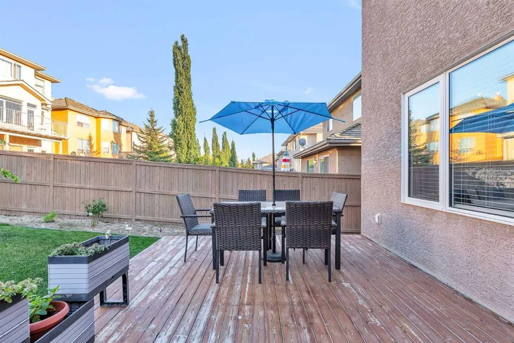 109 Royal Crest Terrace NW