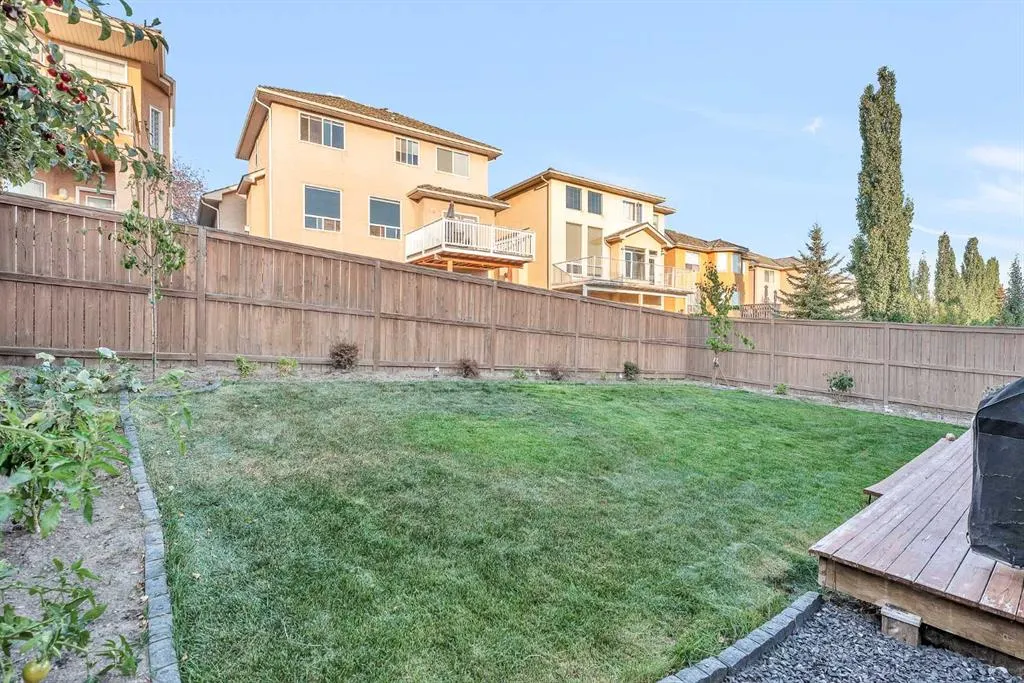 109 Royal Crest Terrace NW