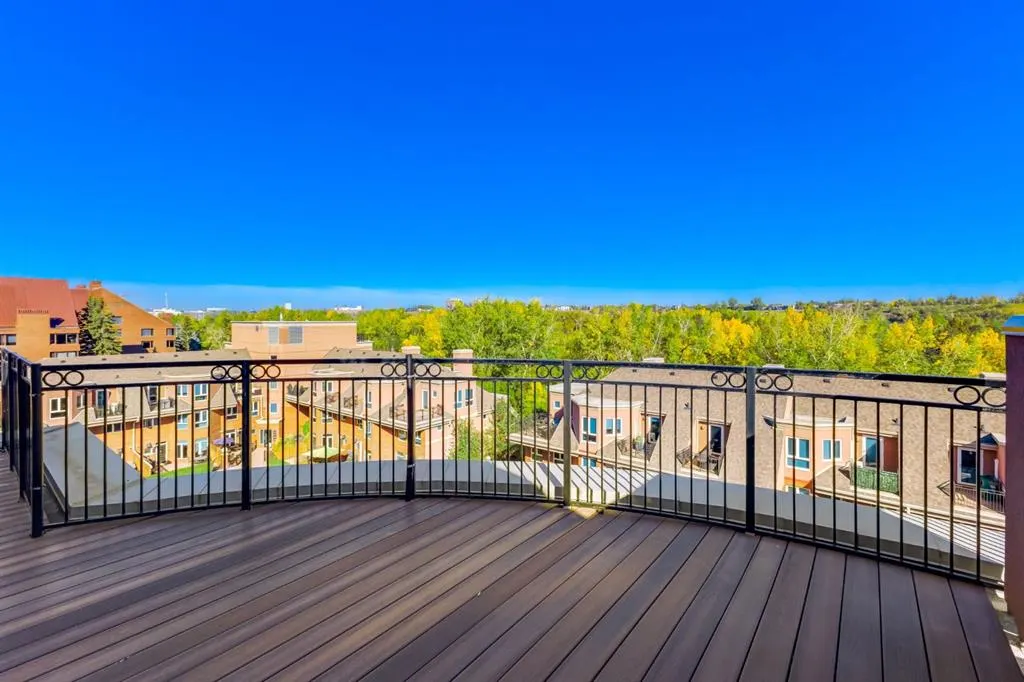 400 Eau Claire Avenue SW, #8704