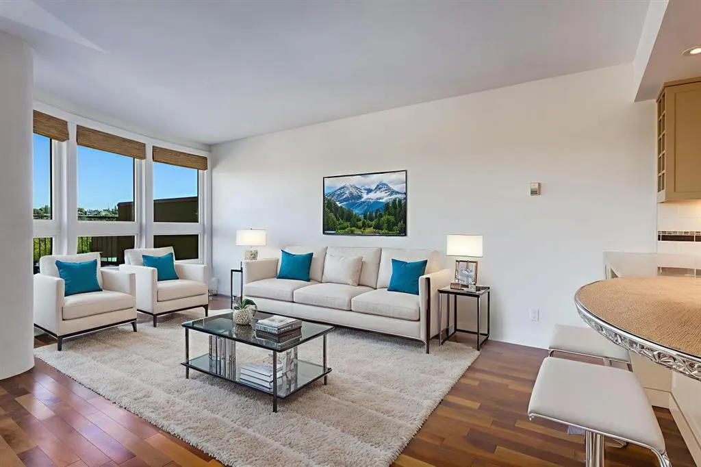 400 Eau Claire Avenue SW, #8704